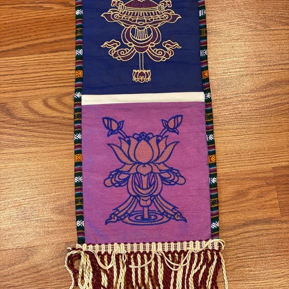 Tibetan Handicraft Embroidered Three Pocket Wall Hanging. - Picture 4 of 5